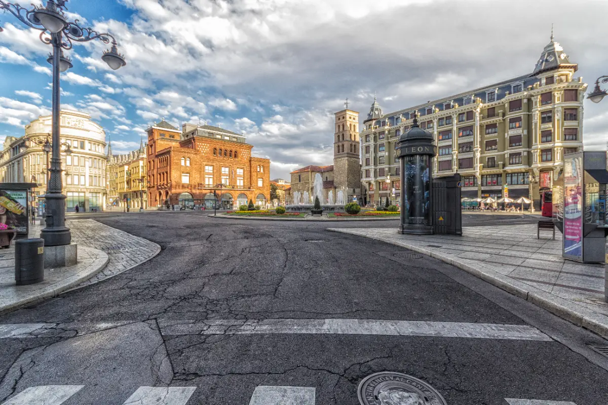 plaza de santo domingo leon